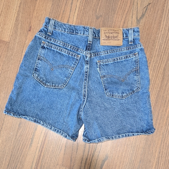 Levi's Women's Blue Jean Shorts - Picture 2 of 7